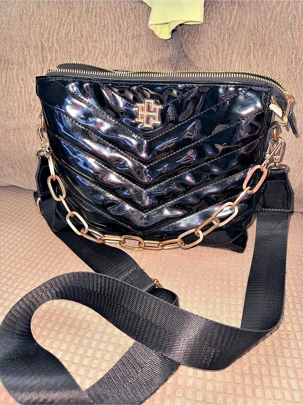 Caroline Hill Bryn Clutch/Crossbody Patent Chain Bag Black